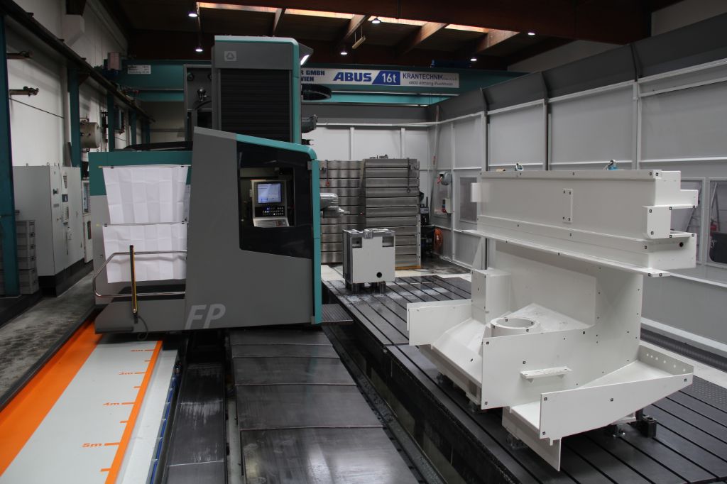 Image for:Advanced travelling column machining center for large parts